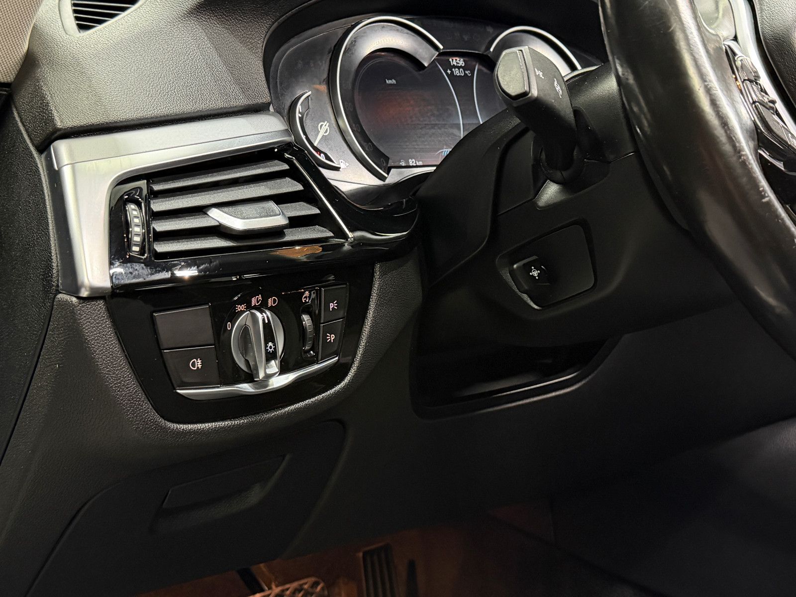 Fahrzeugabbildung BMW 530I Limousine|Driving Assistant|NAVI|PDC