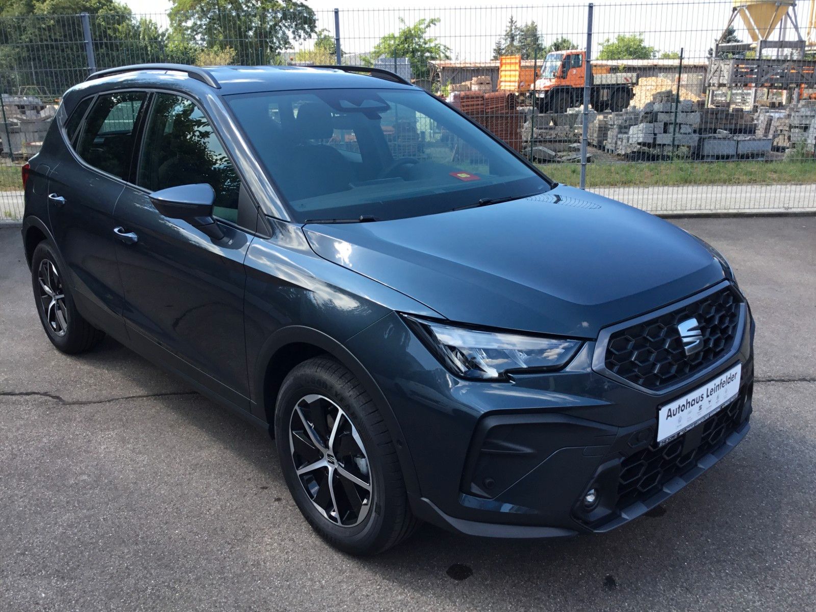 Fahrzeugabbildung SEAT Arona 1.0 TSI Style DSG+AHK+ACC+Navi+Kamera