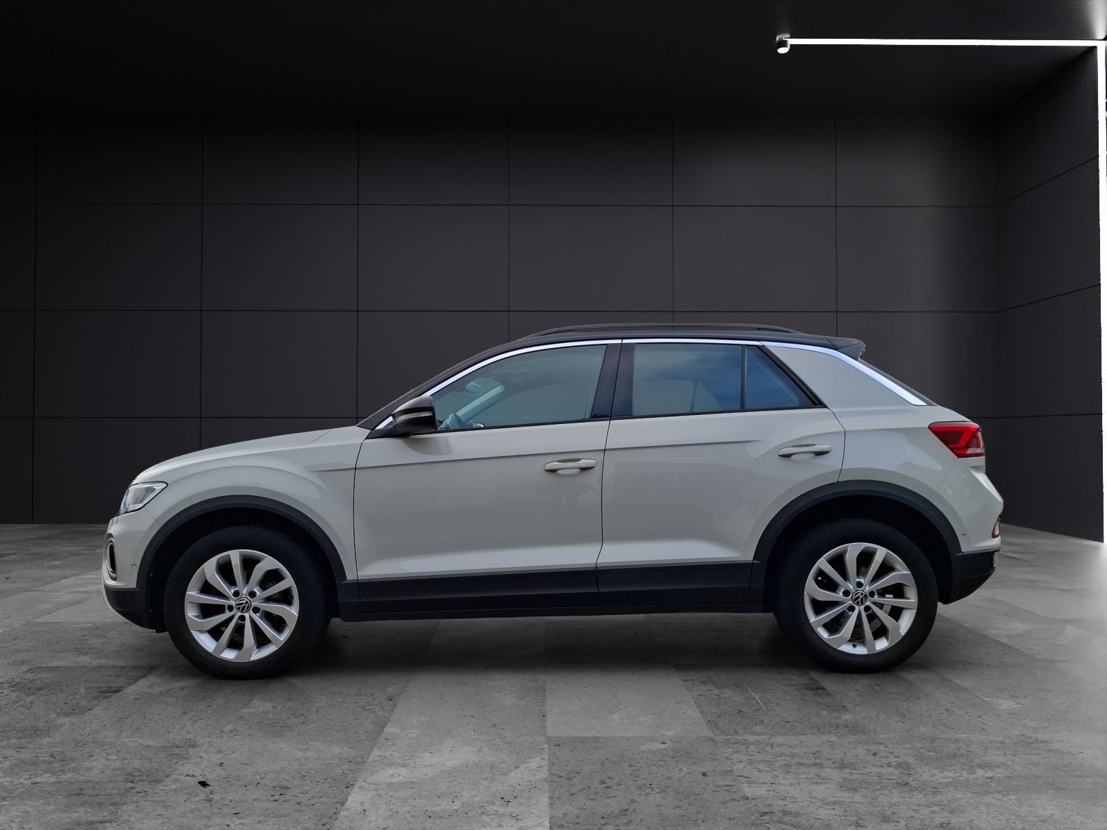 Fahrzeugabbildung Volkswagen T-Roc TSI Life  DSG LED Navi AID ACC RFK SH