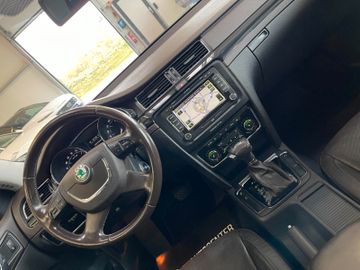 Skoda Superb Combi Laurin & Klement *PANO*NAVI*LEDER*