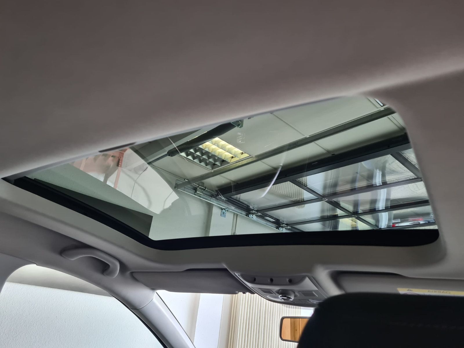 Fahrzeugabbildung SEAT Leon Style / 1. HAND / SCHEKCHEFT / GARANTIE