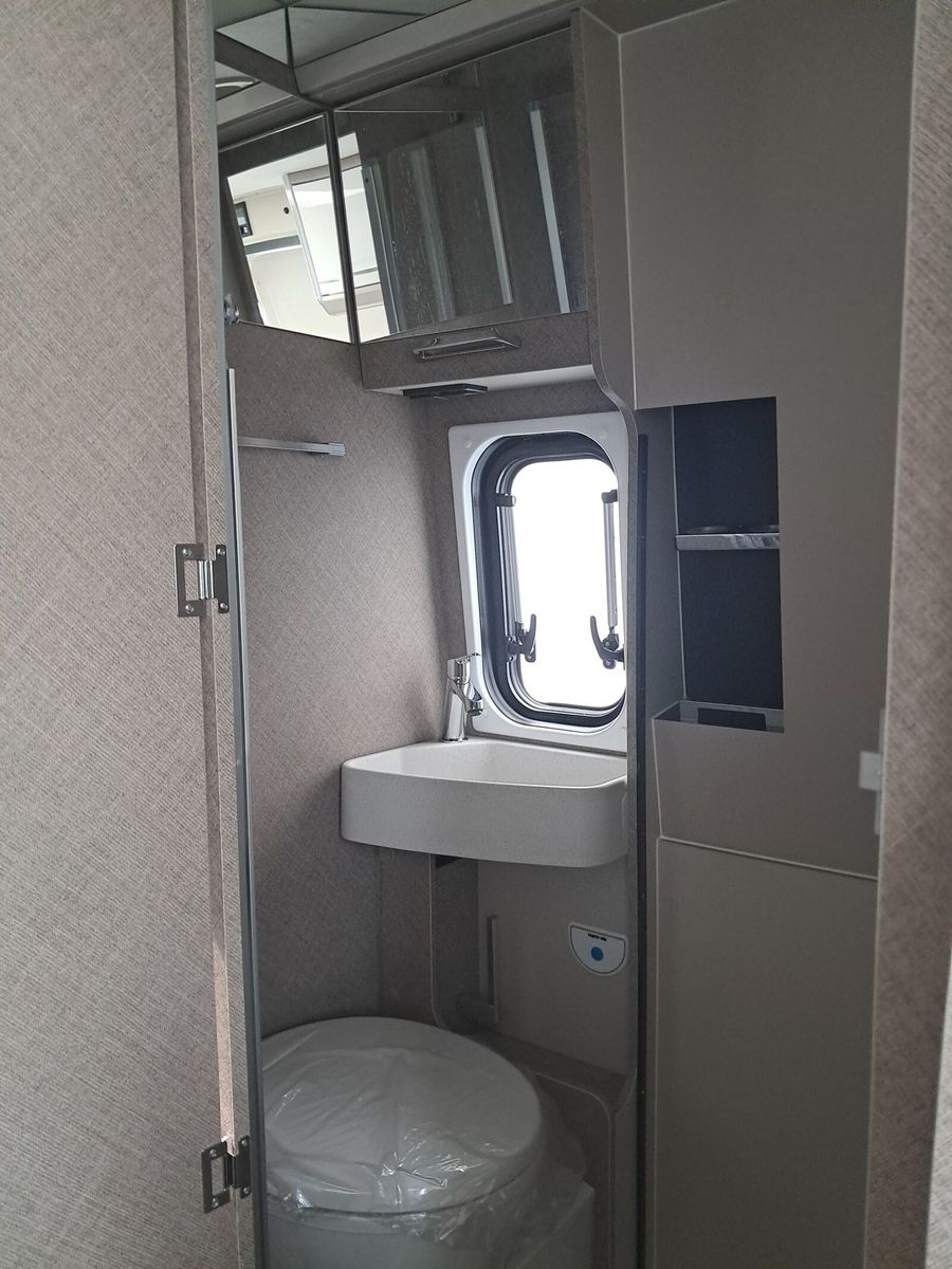 Fahrzeugabbildung Karmann Davis Lifestyle DA 591 LS Panoramadachfenster