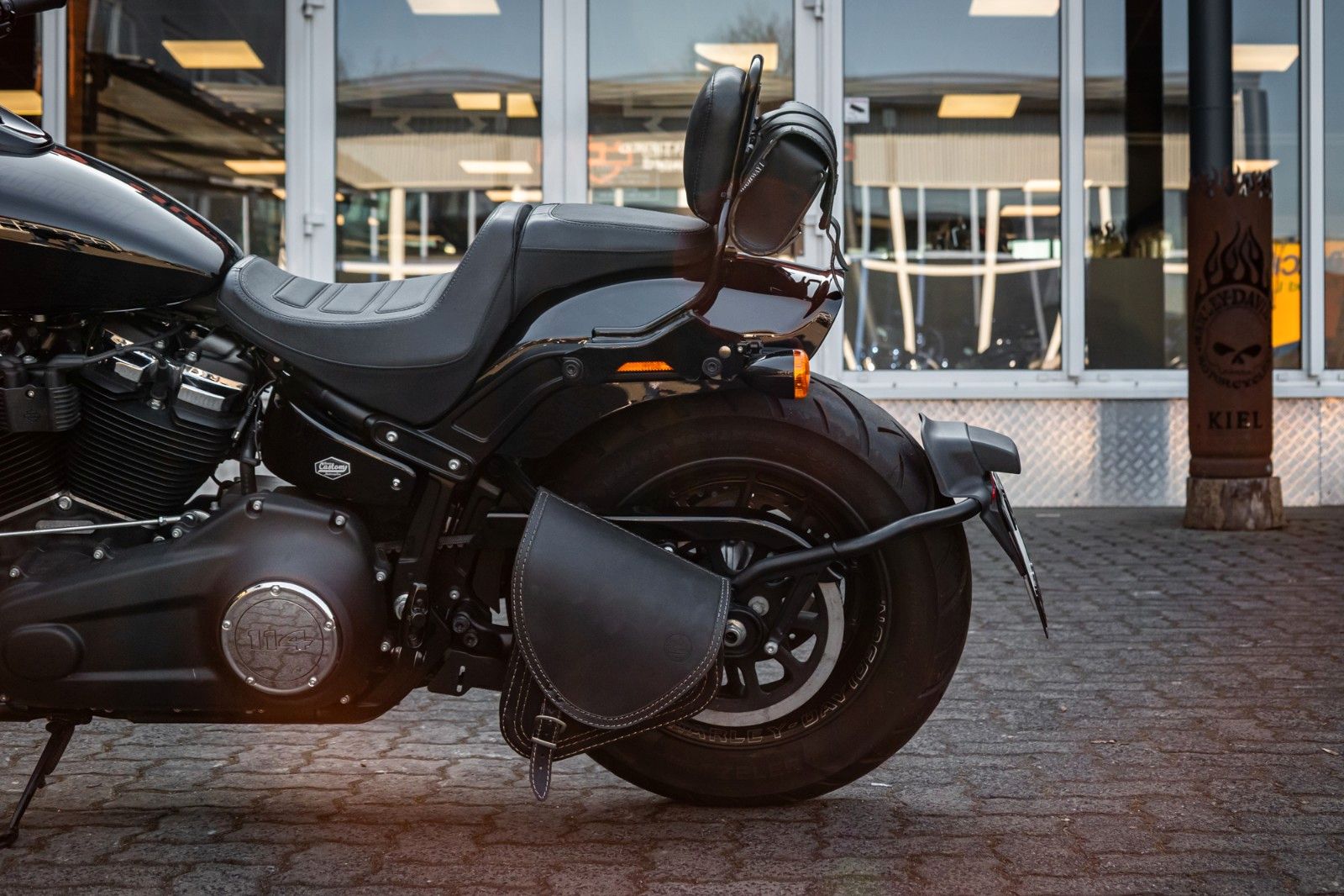 Fahrzeugabbildung Harley-Davidson FXFBS FAT BOB 114 CUI SOFTAIL