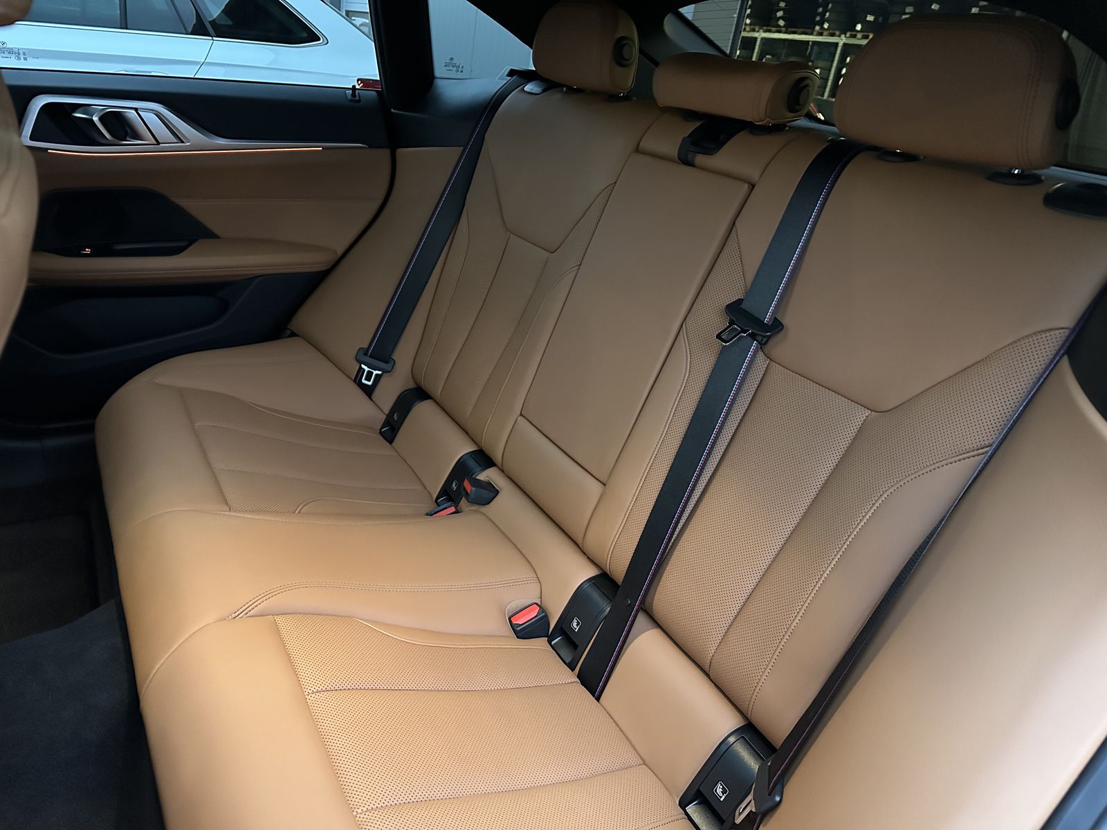 Fahrzeugabbildung BMW 420i Gran Coupé M-Sport Pro NAV+LED+GLASDACH+ACC