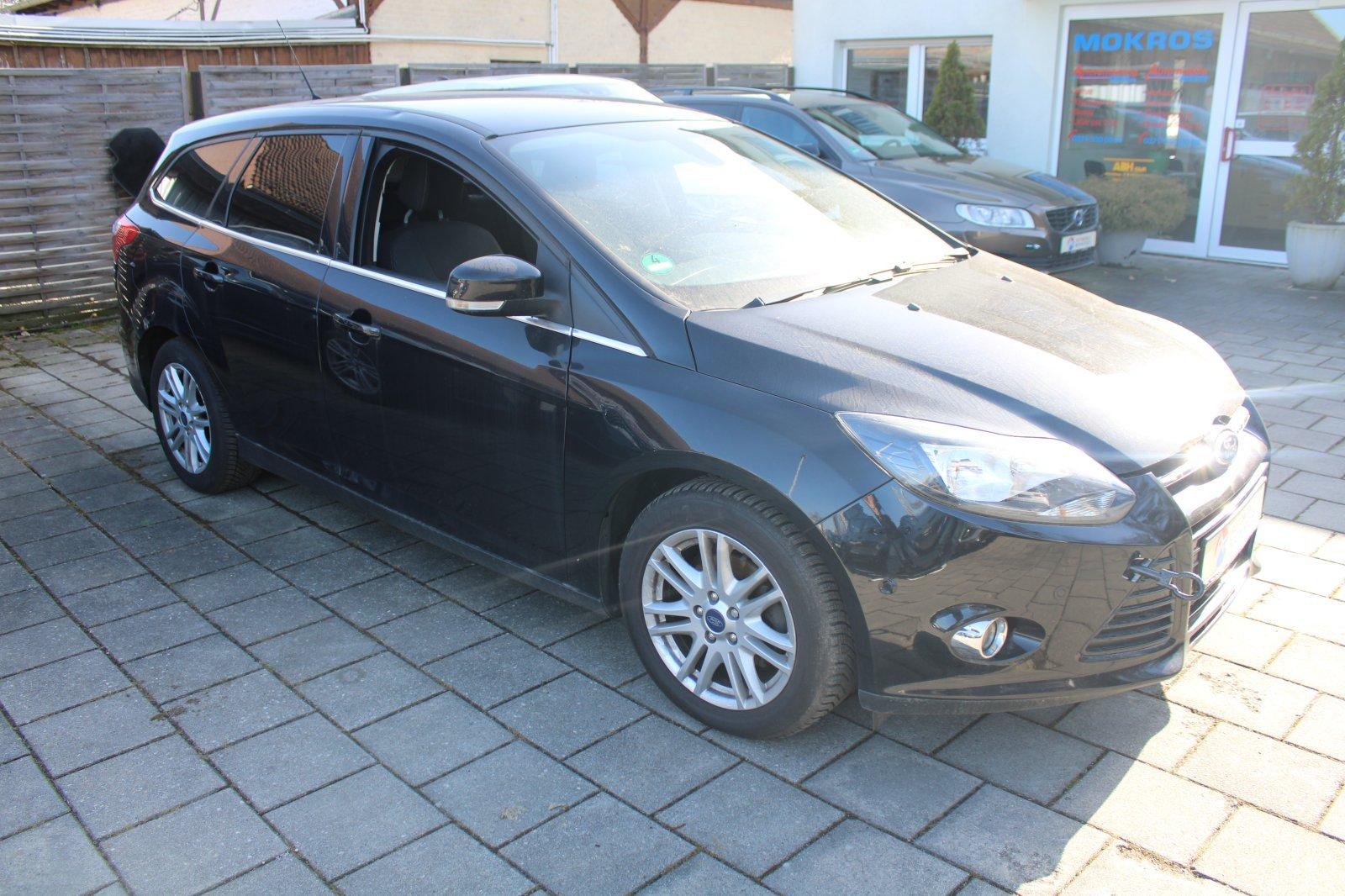 Ford Focus 2013 — interior