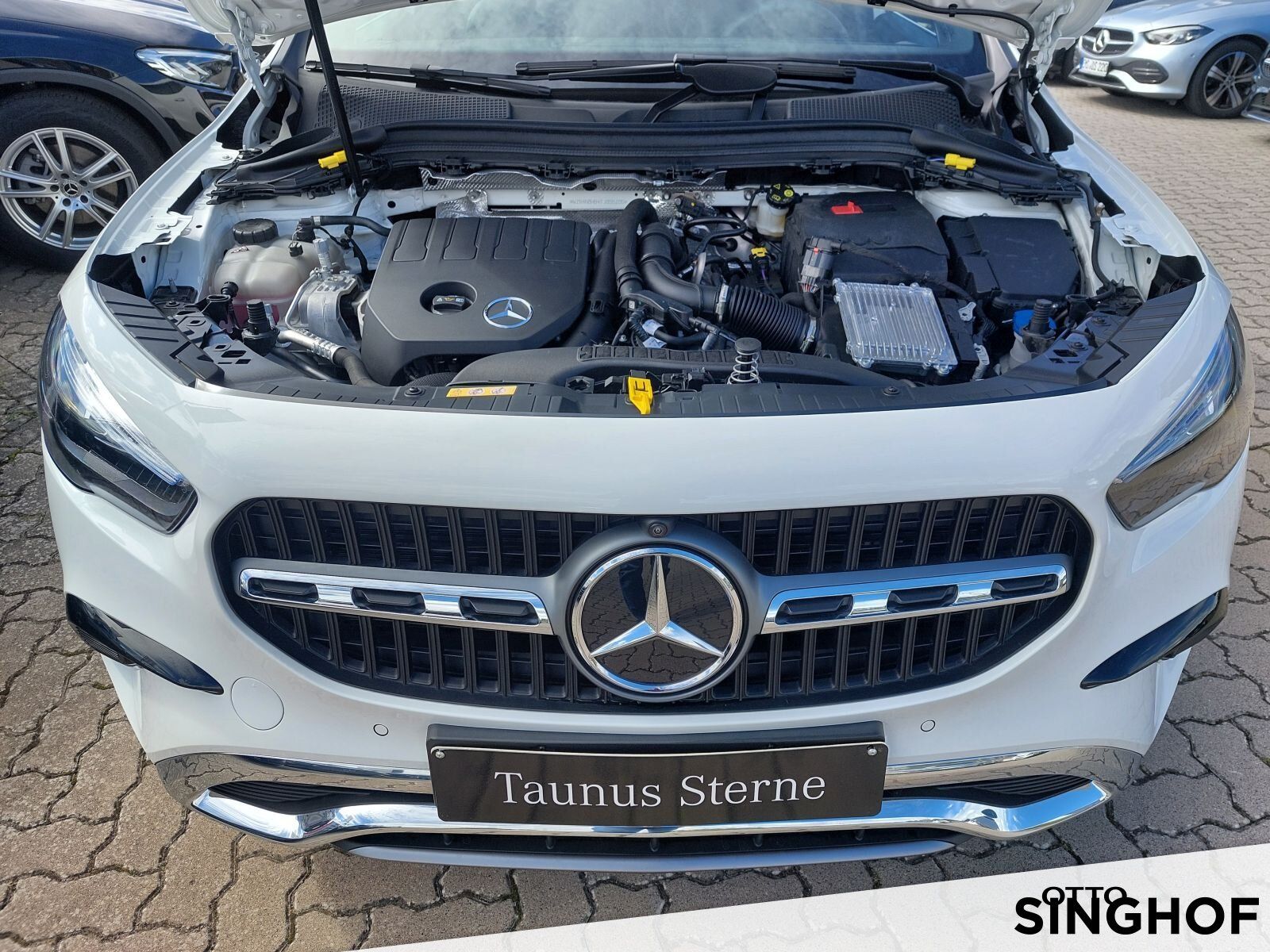 Fahrzeugabbildung Mercedes-Benz GLA 200 Progressive +AHK+360°+Distronic+TOTW+LED