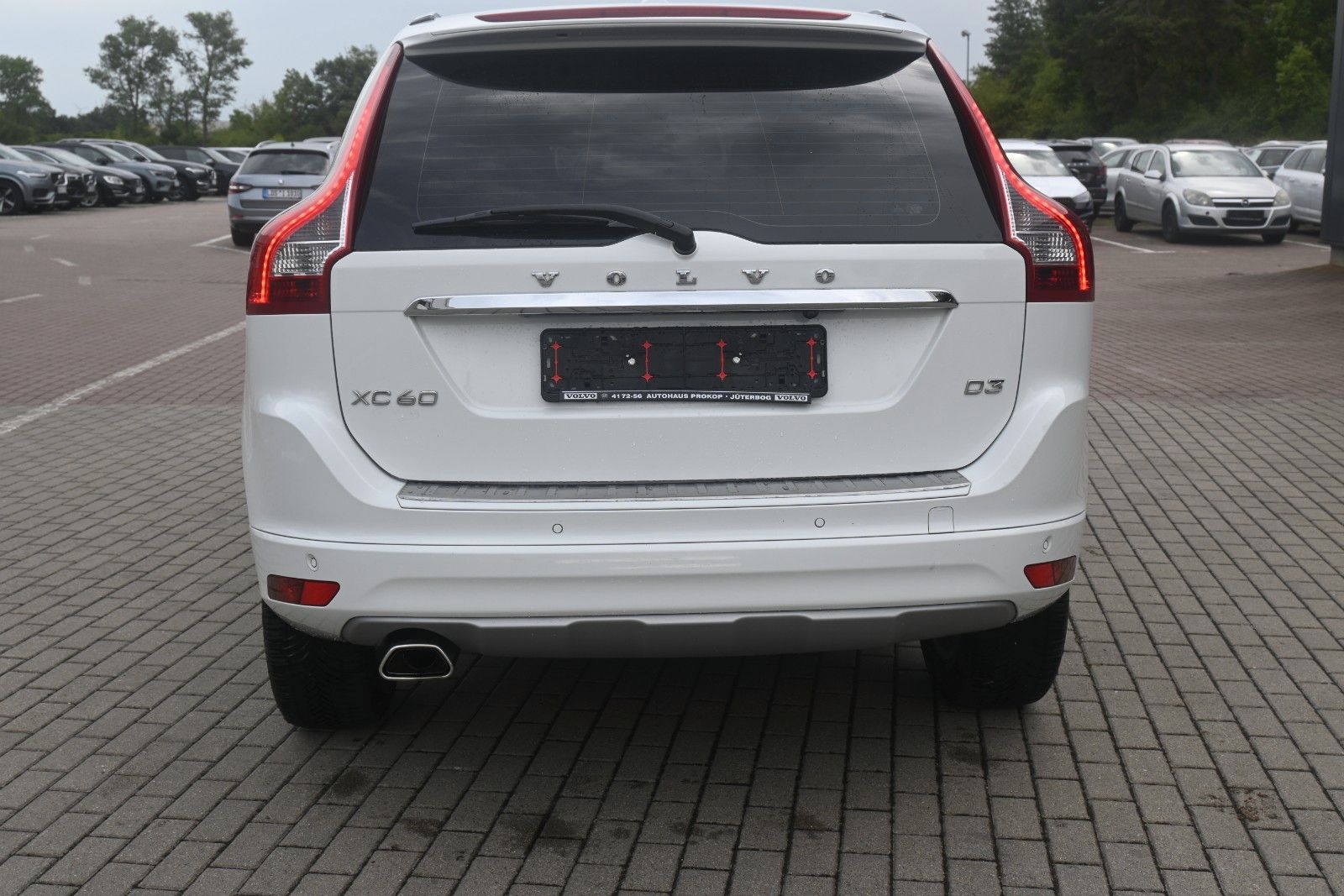 Fahrzeugabbildung Volvo XC60 D3 Autom. FWD Summum*Bi-Xenon*RFK*BLIS