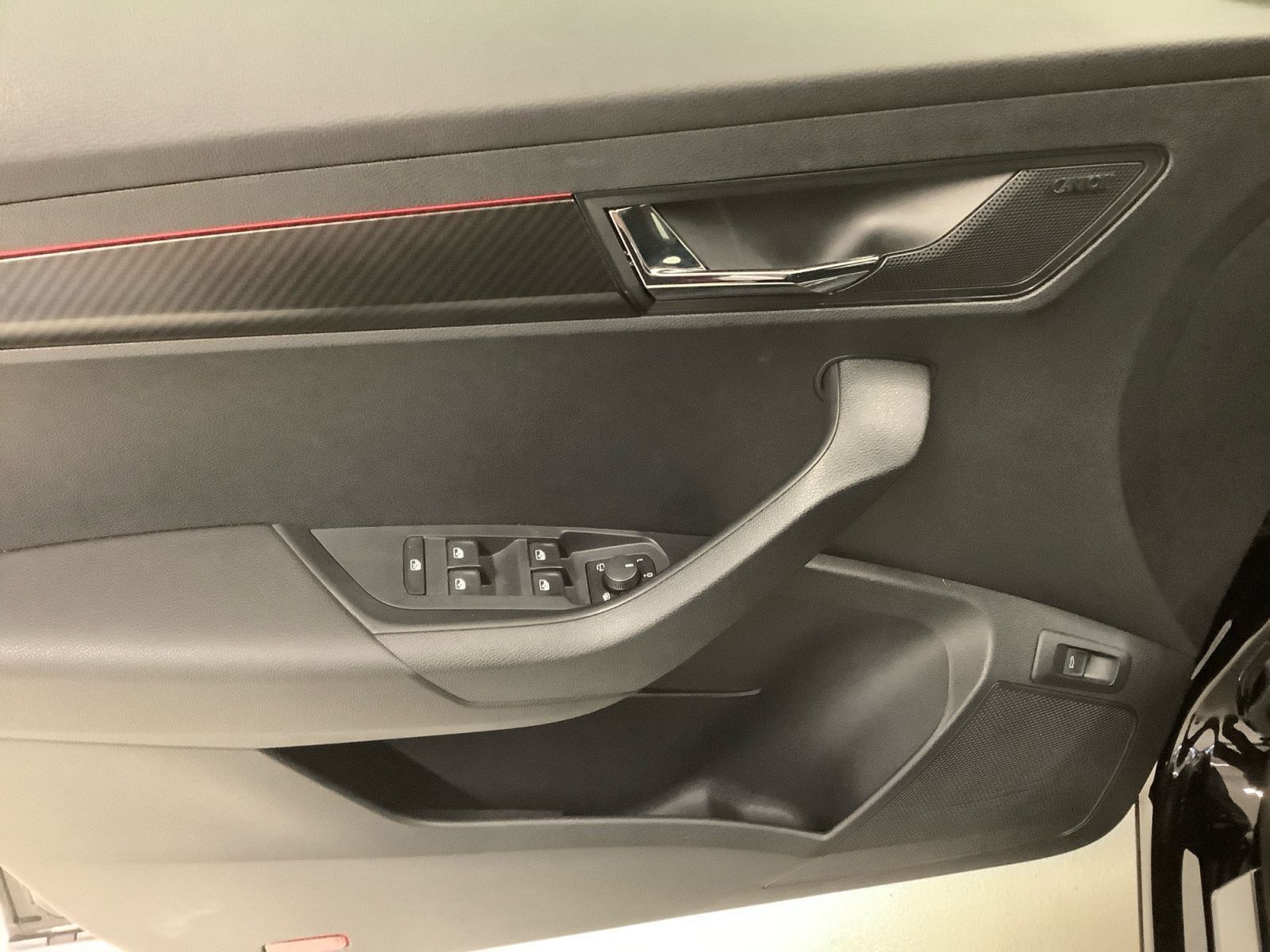 Karoq 1.5 TSI DSG SPORTLINE AHK CANTON 360° ACC