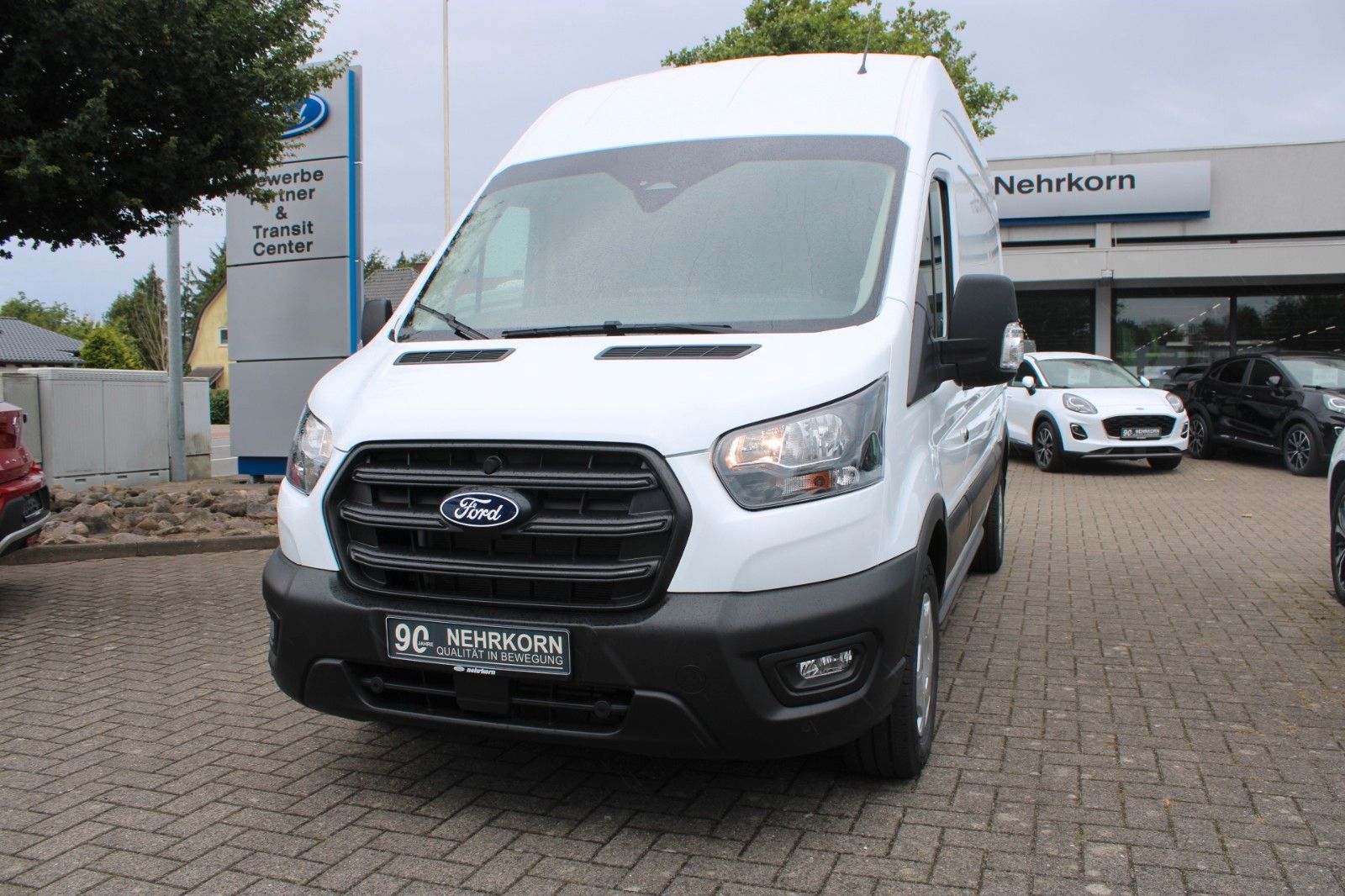 Fahrzeugabbildung Ford Transit L3 H2 Kasten LKW HOCHDACH KLIMA AHK CAM