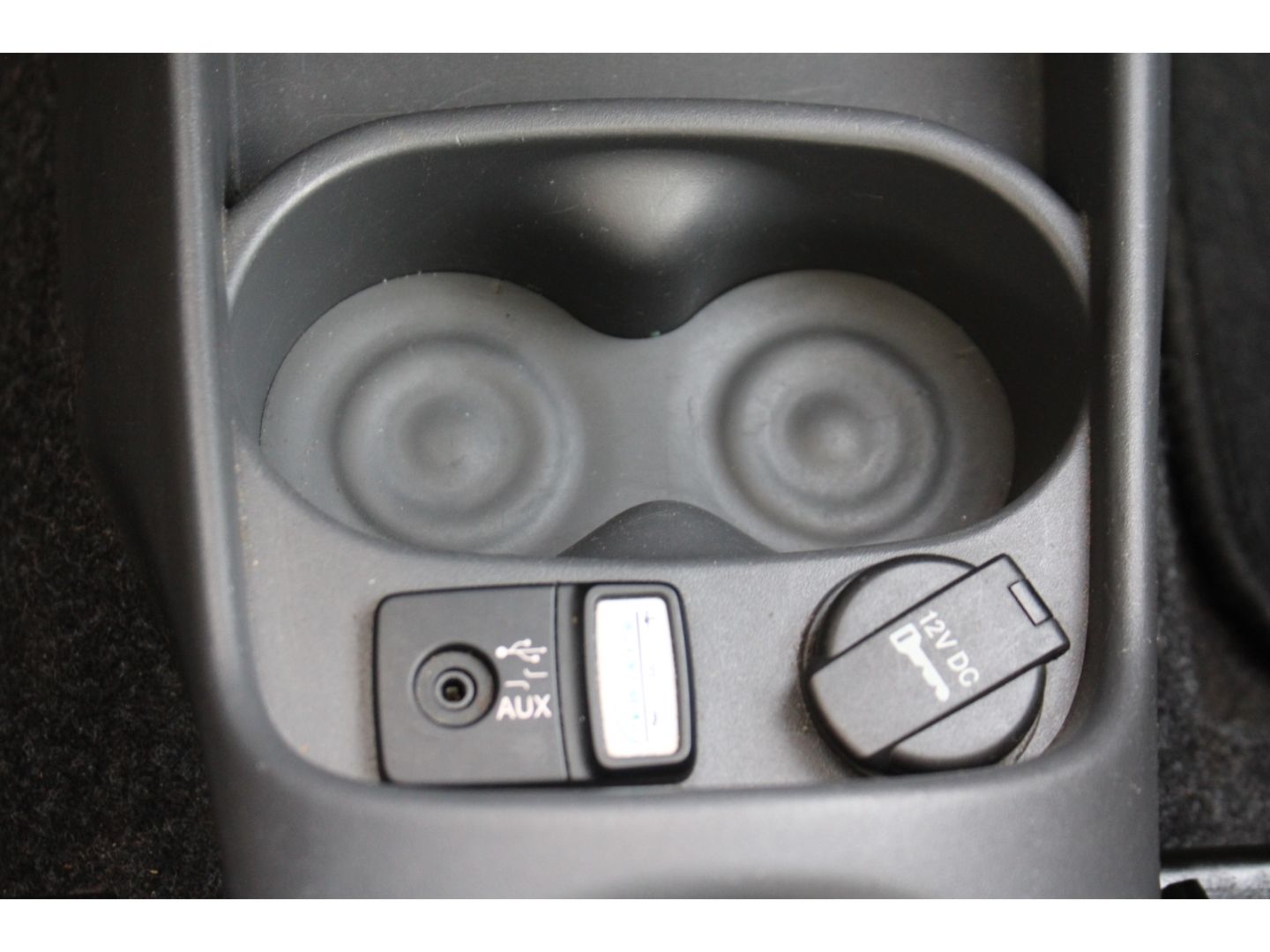 Fahrzeugabbildung Fiat 500 Lounge Klima Radio CD GJR PDC Pano Bluetooth