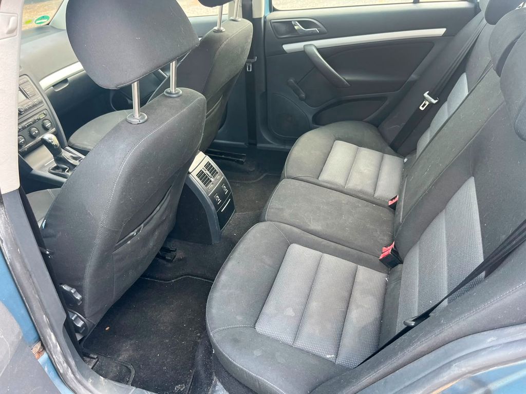 Škoda Octavia Combi 2.0 TDI PD DPF Elegance - Bild 10