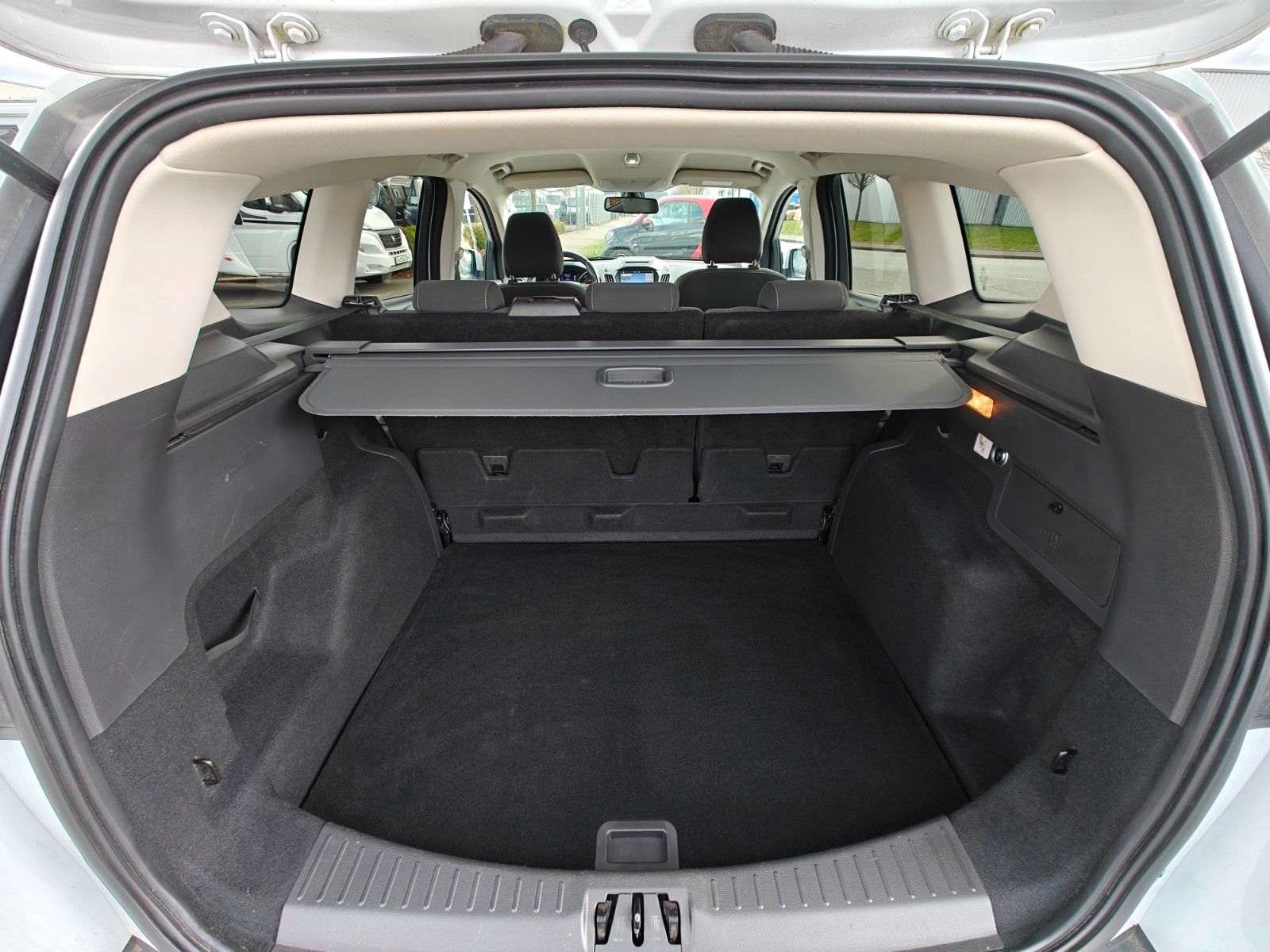Fahrzeugabbildung Ford Kuga Cool & Connect - SHZ, LHZ, Navi, PDC, 4S -