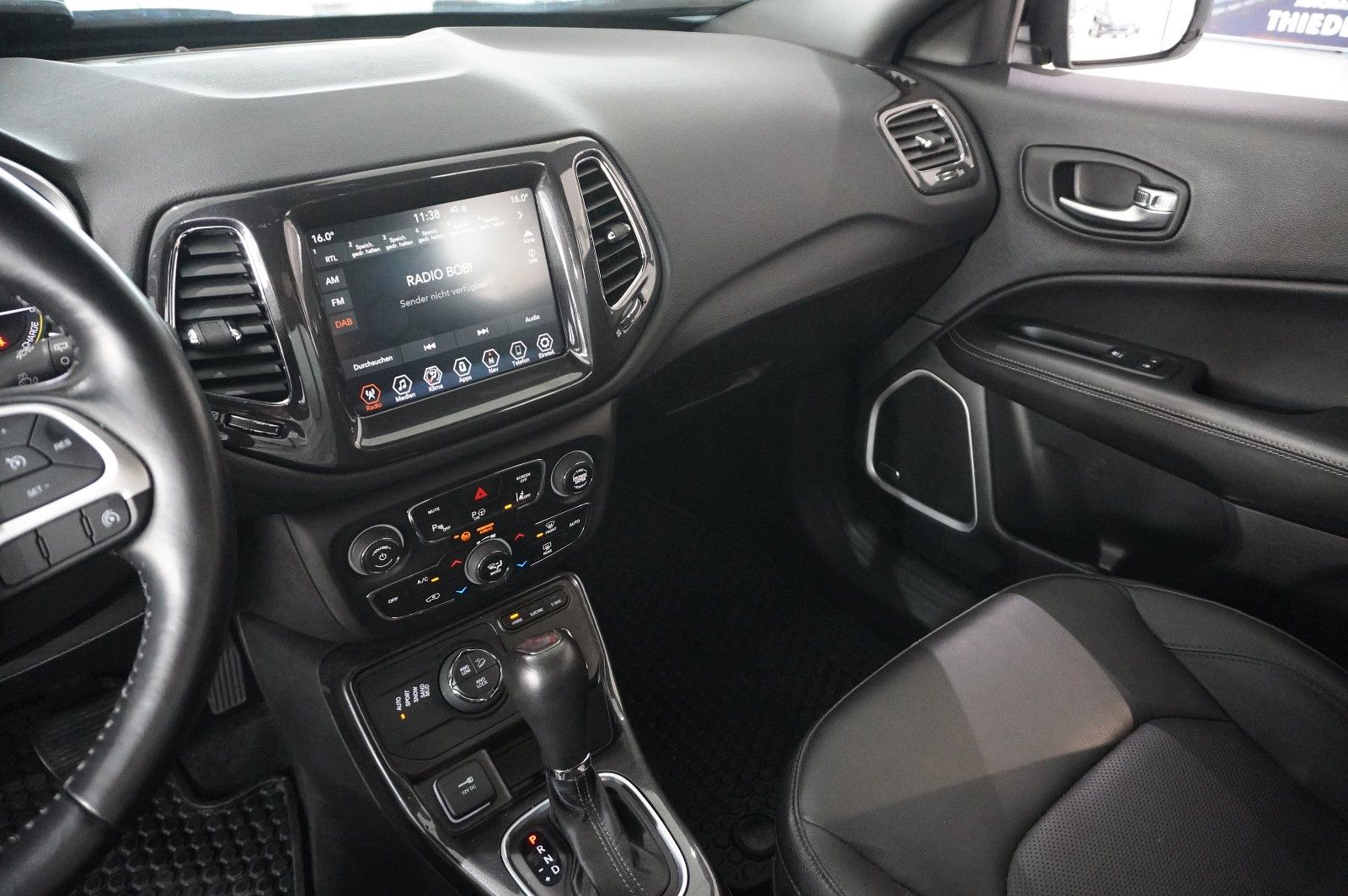 Fahrzeugabbildung Jeep Compass S 1.3T-GDI PHEV AWD SPORT NAVI/SH/KAMERA
