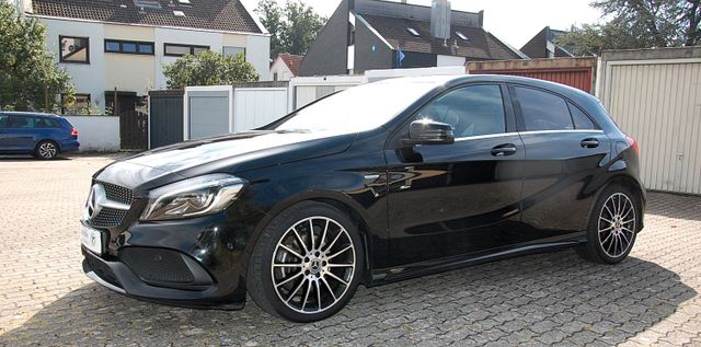 Mercedes-Benz A 180 AMG Line Navi LED