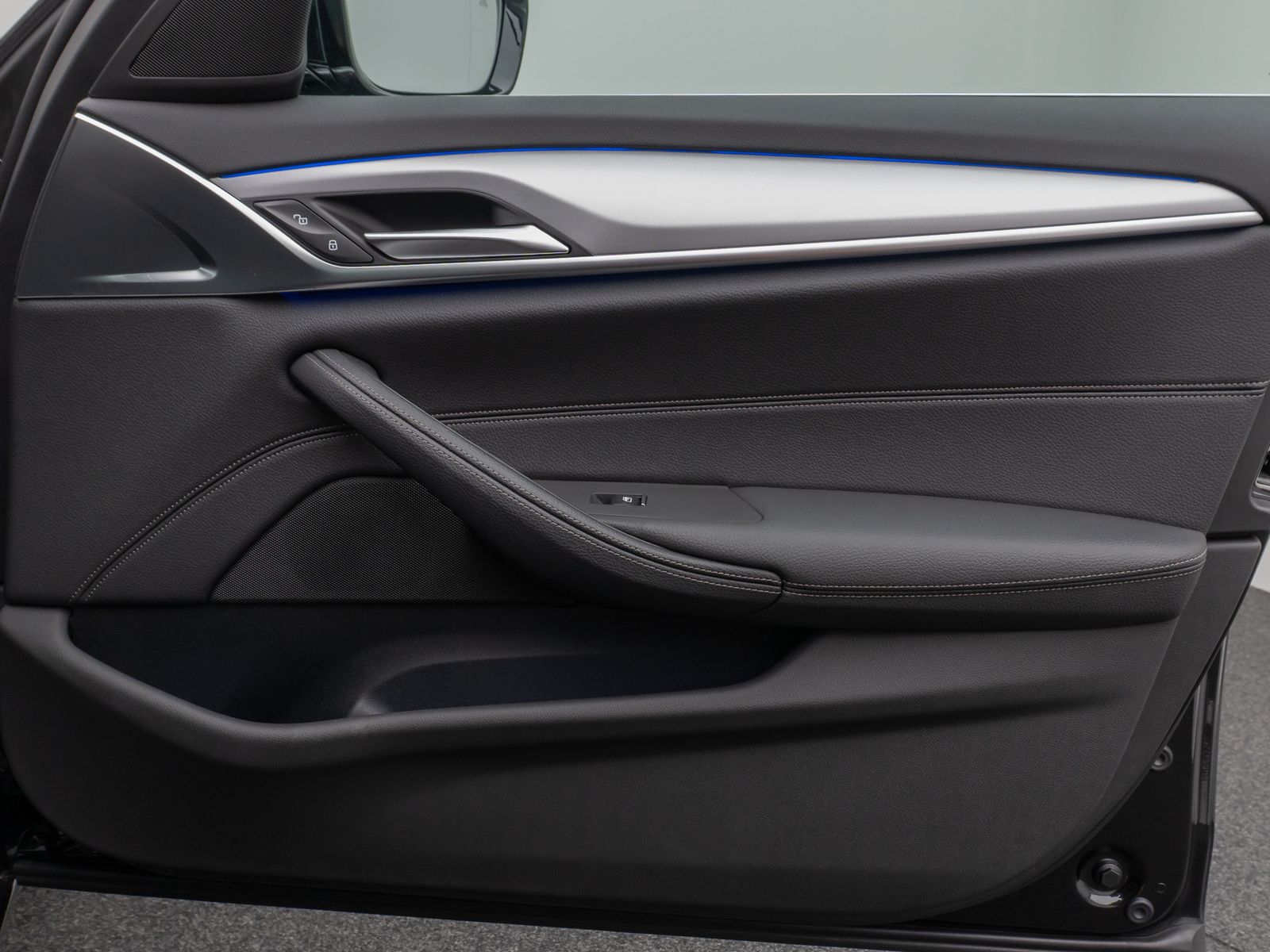 Fahrzeugabbildung BMW 530i xD Panorama Kamera Laser HUD HiFi Komfort
