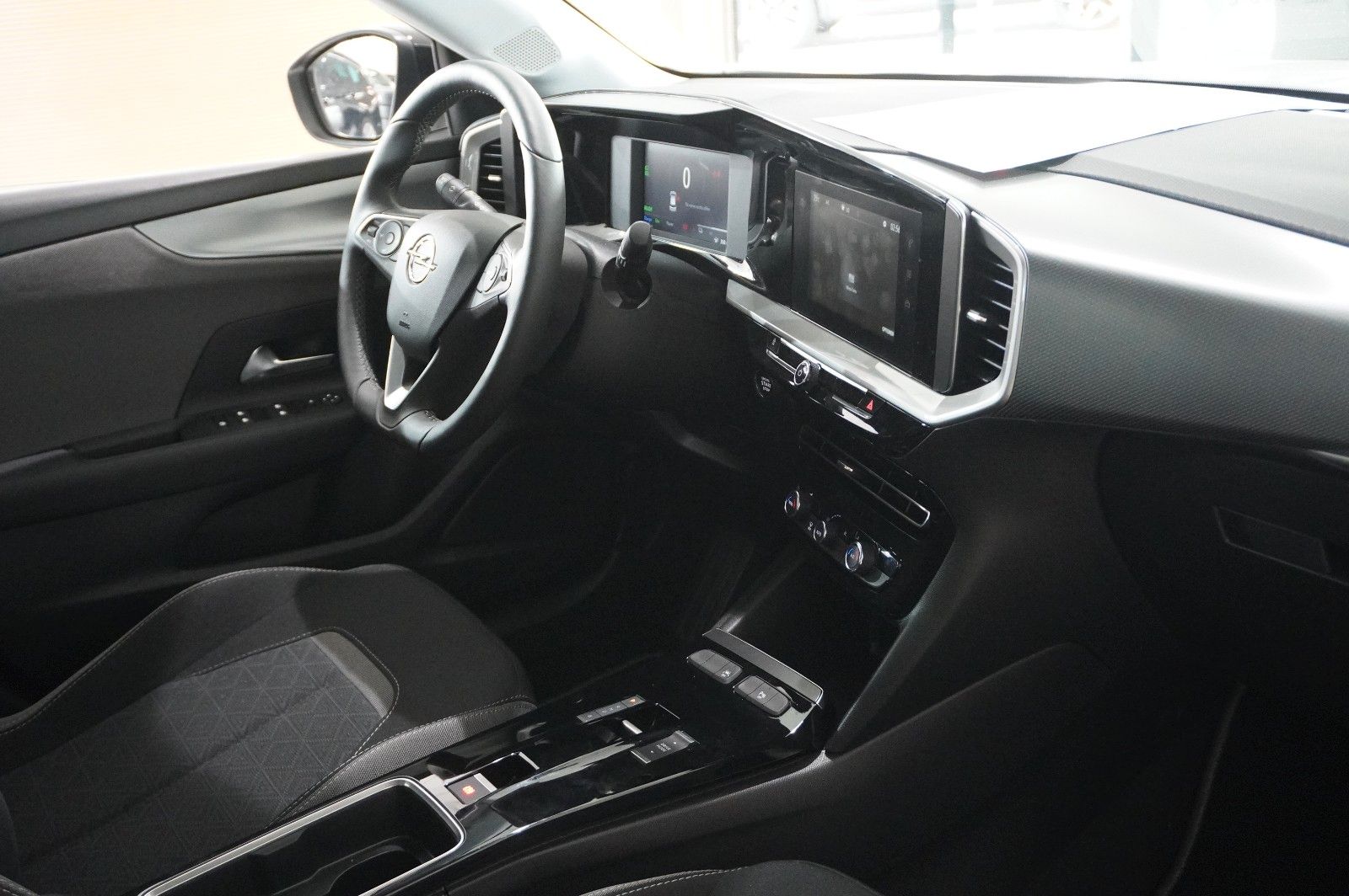 Fahrzeugabbildung Opel Mokka-e EDITION 1-PHASIG LED/KAMERA/SHZ/VIRT/DAB