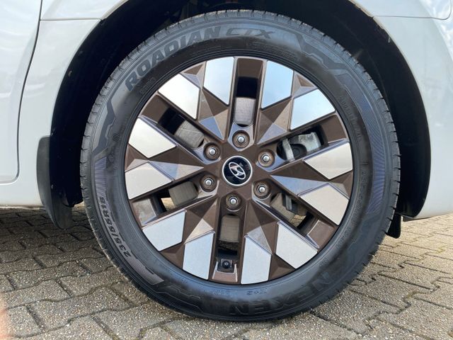 Hyundai STARIA 2WD 2.2 CRDi Signatur 7Sitzer Standheizun