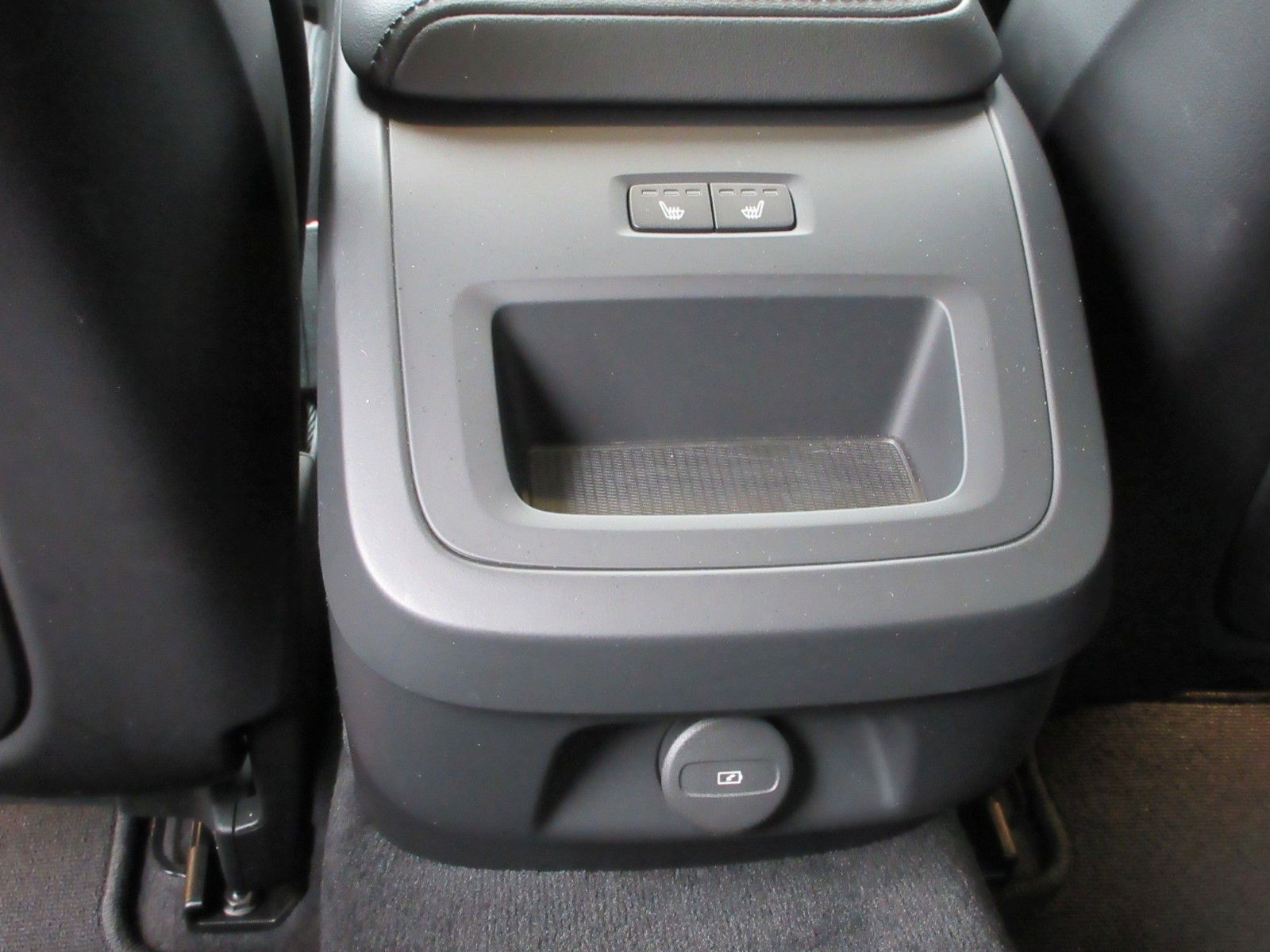 Fahrzeugabbildung Volvo V60 B4 Kombi | AHK | Memory | Kamera