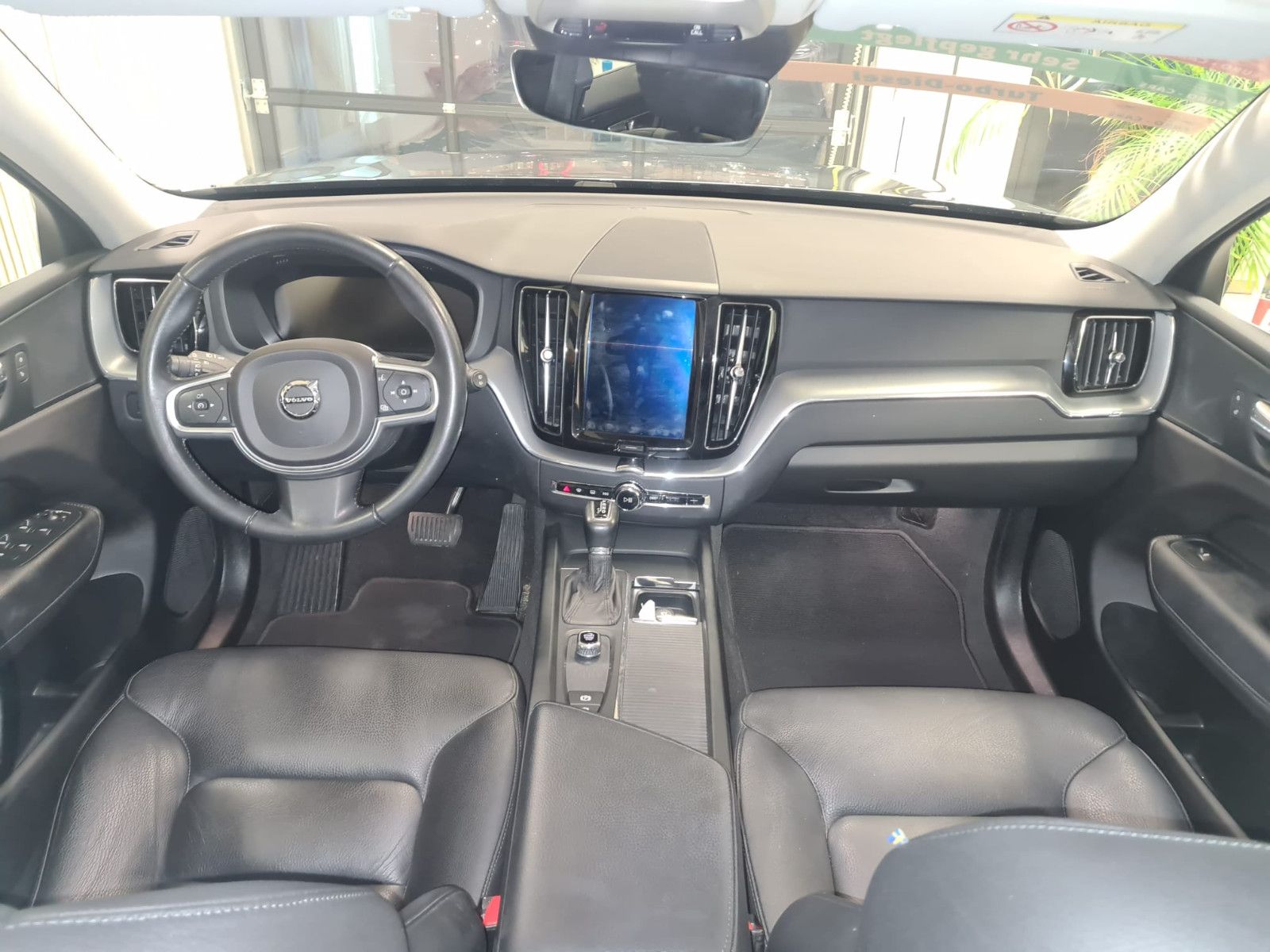 Fahrzeugabbildung Volvo XC60 Momentum AWD/NAVI/KLIMA/LEDER/GARANTIE