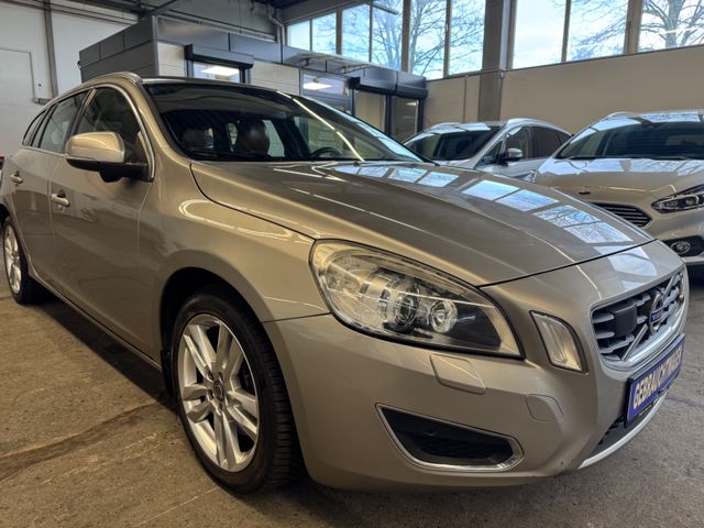 Volvo V60 2,4 D Kombi Summum AWD-Autom-Leder-Xenon-ACC