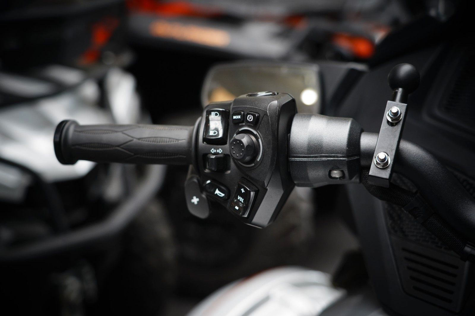 Fahrzeugabbildung Can Am Spyder RT LTD mit Armlehnen