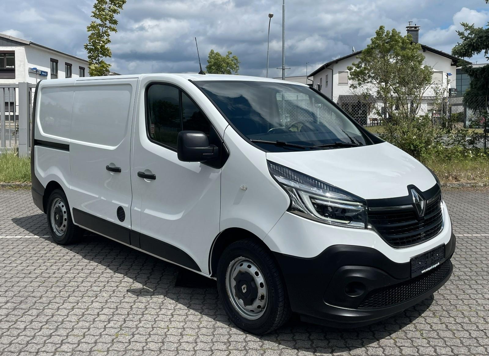 Renault Trafic L1H1 WÜRTH Regale Klima Navi PDC Tempo