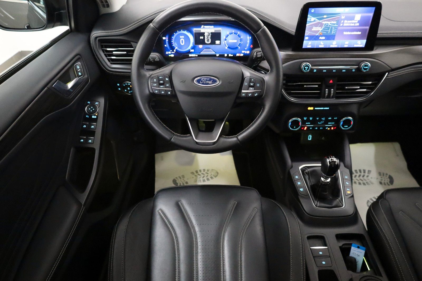 Fahrzeugabbildung Ford Focus Turnier Vignale, Kamera, Pano, Leder, LED