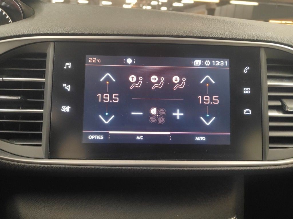 Fahrzeugabbildung Peugeot 308 SW Allure 1.5D LED/NAVI/SHZ/PDC/TEMPO