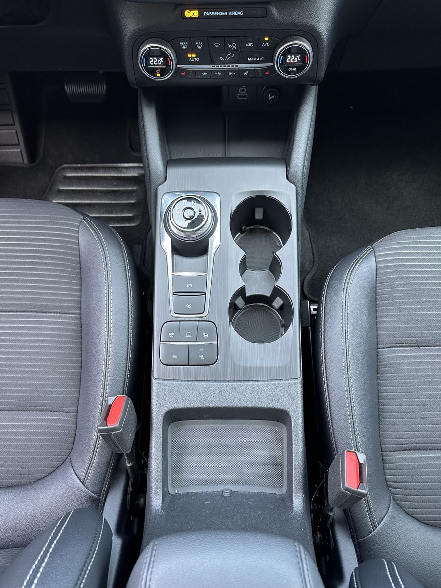 Fahrzeugabbildung Ford Kuga 2.5 Duratec PHEV Titanium X NAV+LED+PANO+PP