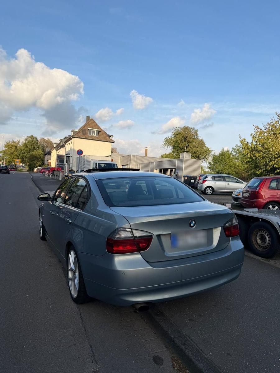BMW 320