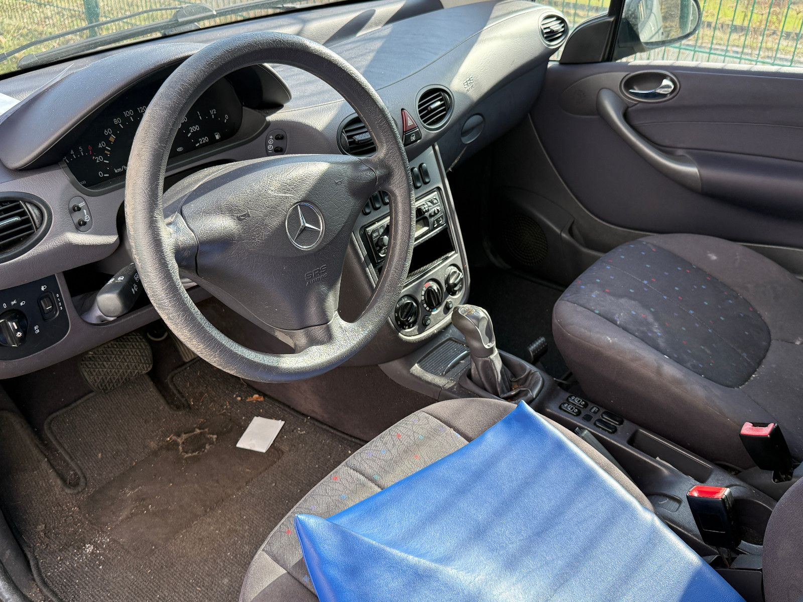 Fahrzeugabbildung Mercedes-Benz A 140 CLASSIC Halbautomatik Klimaanlage