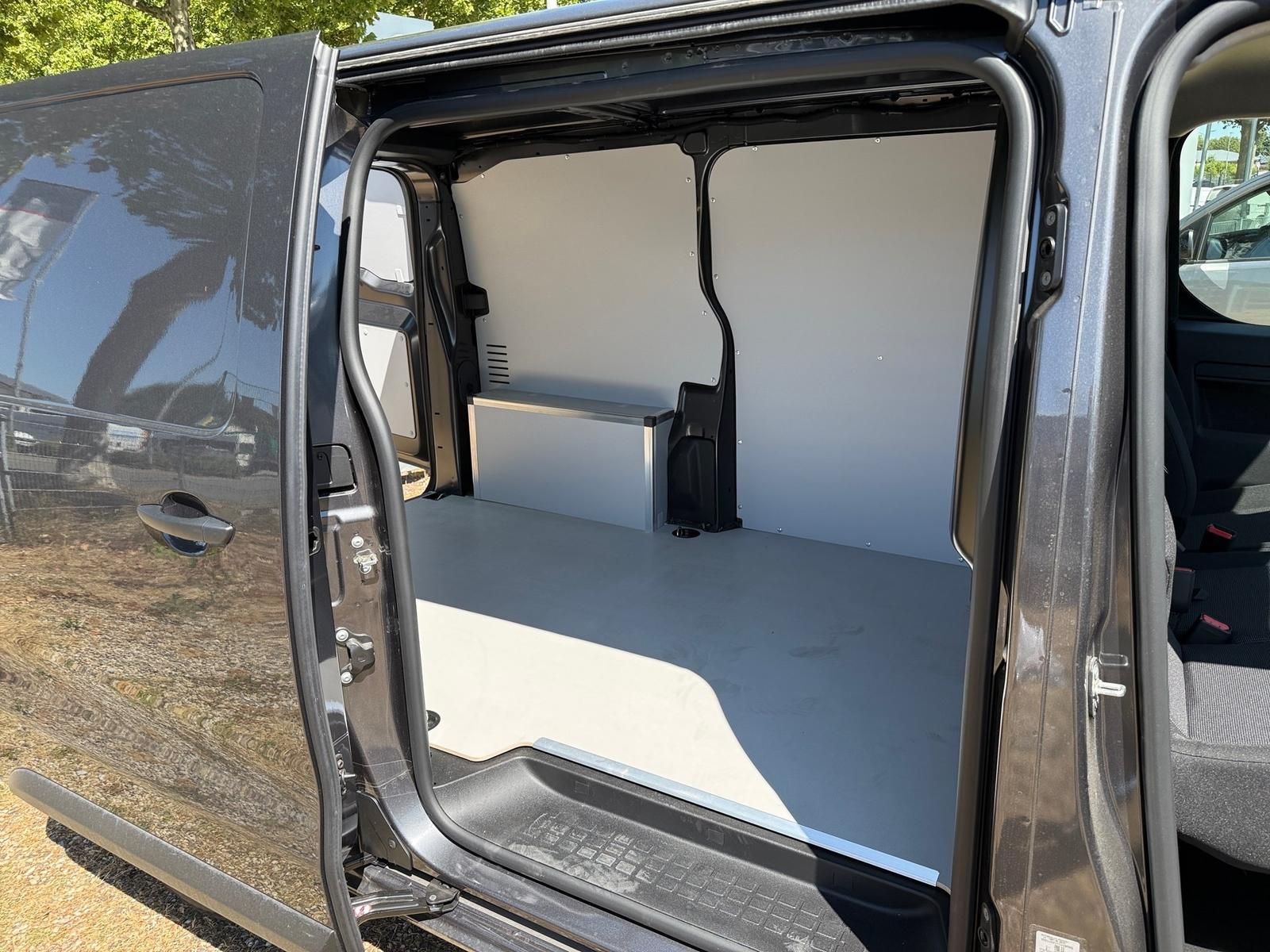 Fahrzeugabbildung Opel Vivaro M Kastenwagen 120 MT6