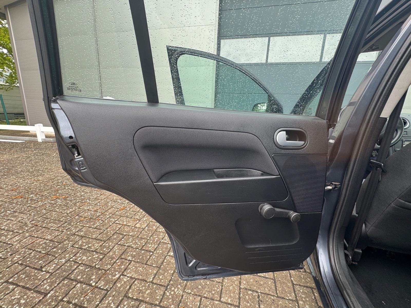 Ford Fusion 2010 — photo 13