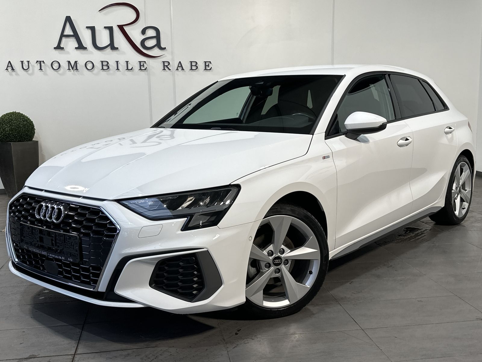 Fahrzeugabbildung Audi A3 SpB 35 TDI S-Line NAV+LED+ACC+AHK+18ZO+VCOCK
