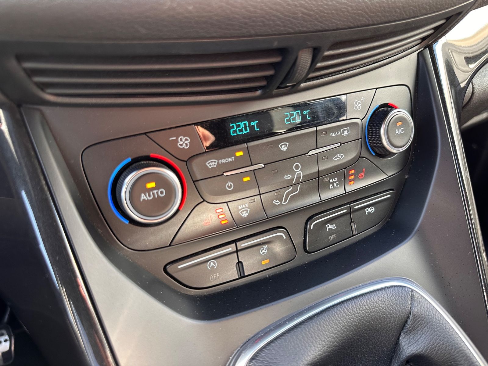 Fahrzeugabbildung Ford Kuga ST-Line 2.0 TDCi AHK/Navi/BiXenon/SHZG