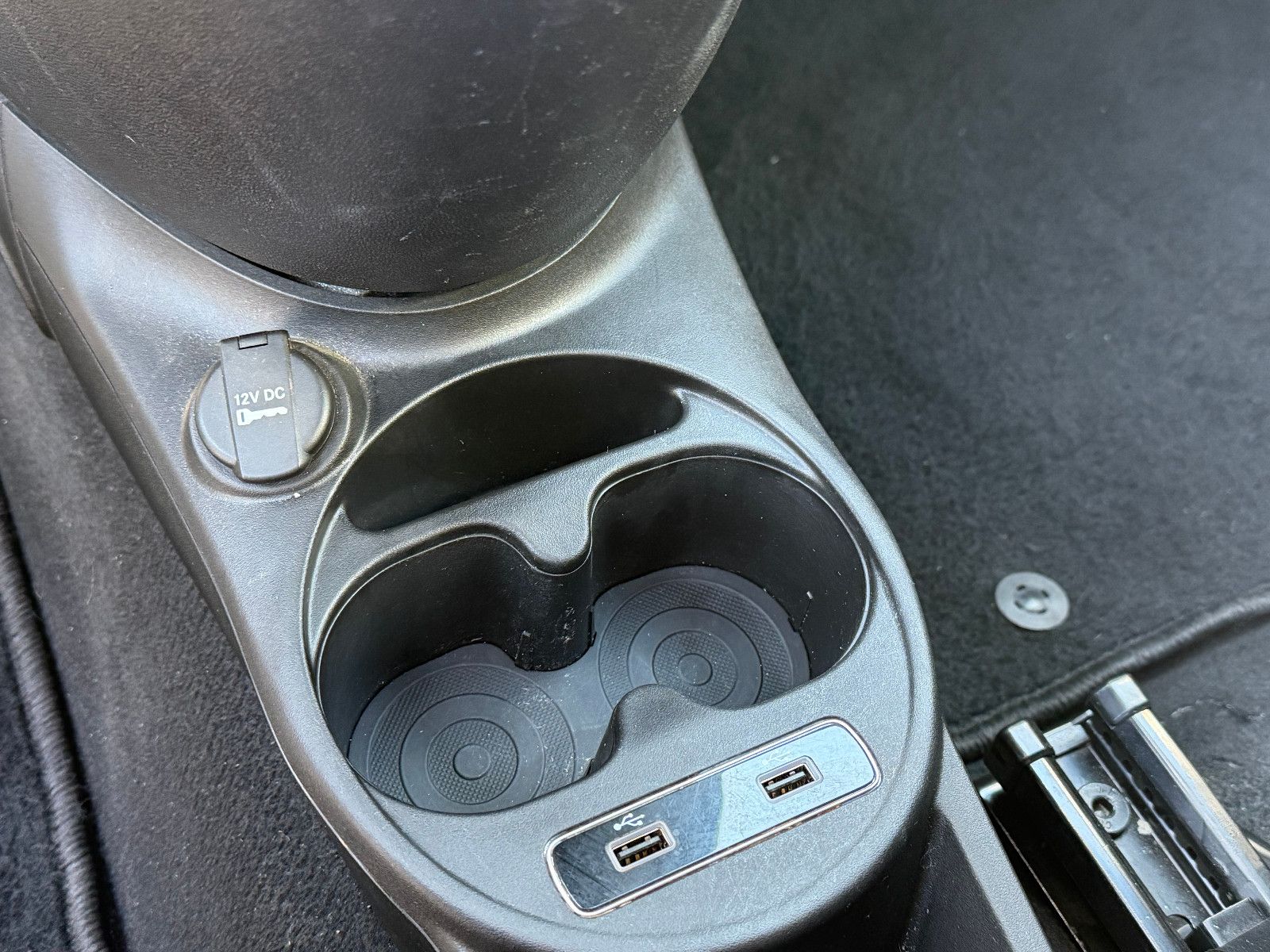 Fahrzeugabbildung Fiat Abarth 695Competizione/CARBON-SITZE/CARBON/BEATS