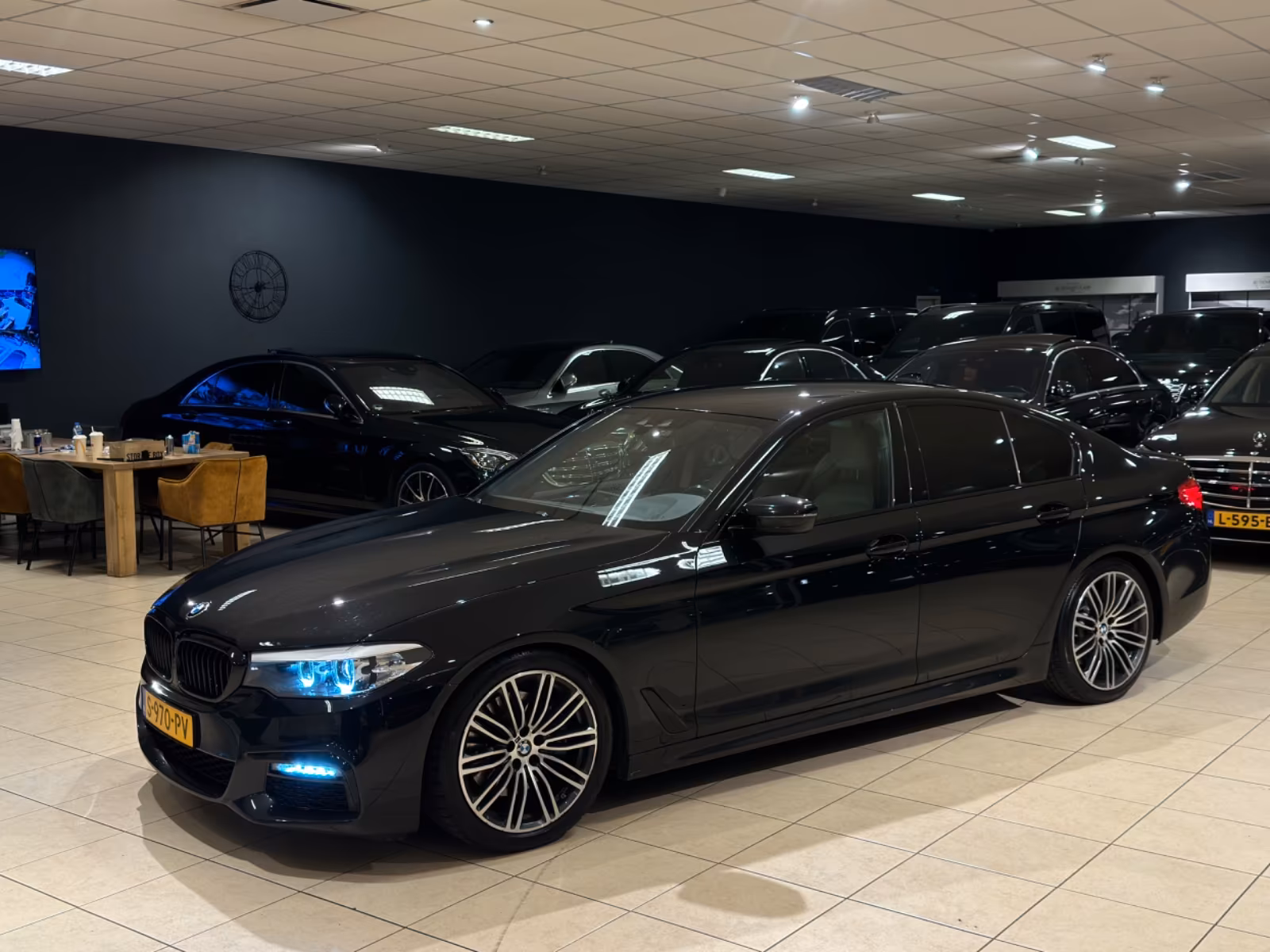 BMW 530d Lim./M-SPORT/LEDER/AUT8/STZH/KAMERA/AMBIENT