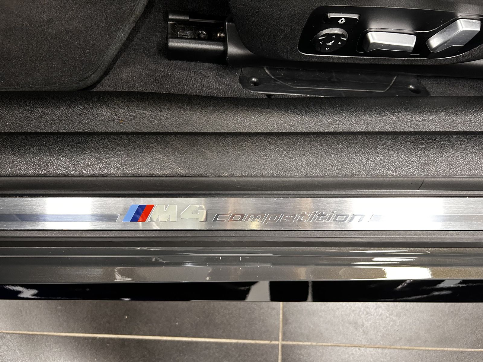 BMW M4 Competition M xDrive Coupé Harman/Kardon Head foto 15