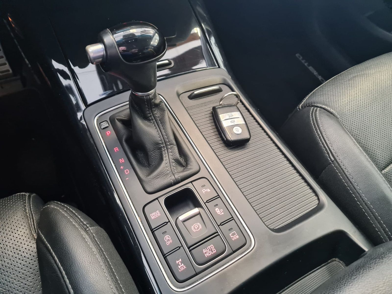 Fahrzeugabbildung Kia Sorento Platinum Edition 4WD / PANO / BELÜFTUNG