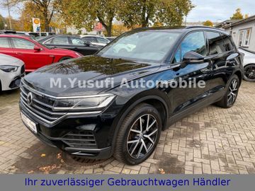Volkswagen Touareg - 1