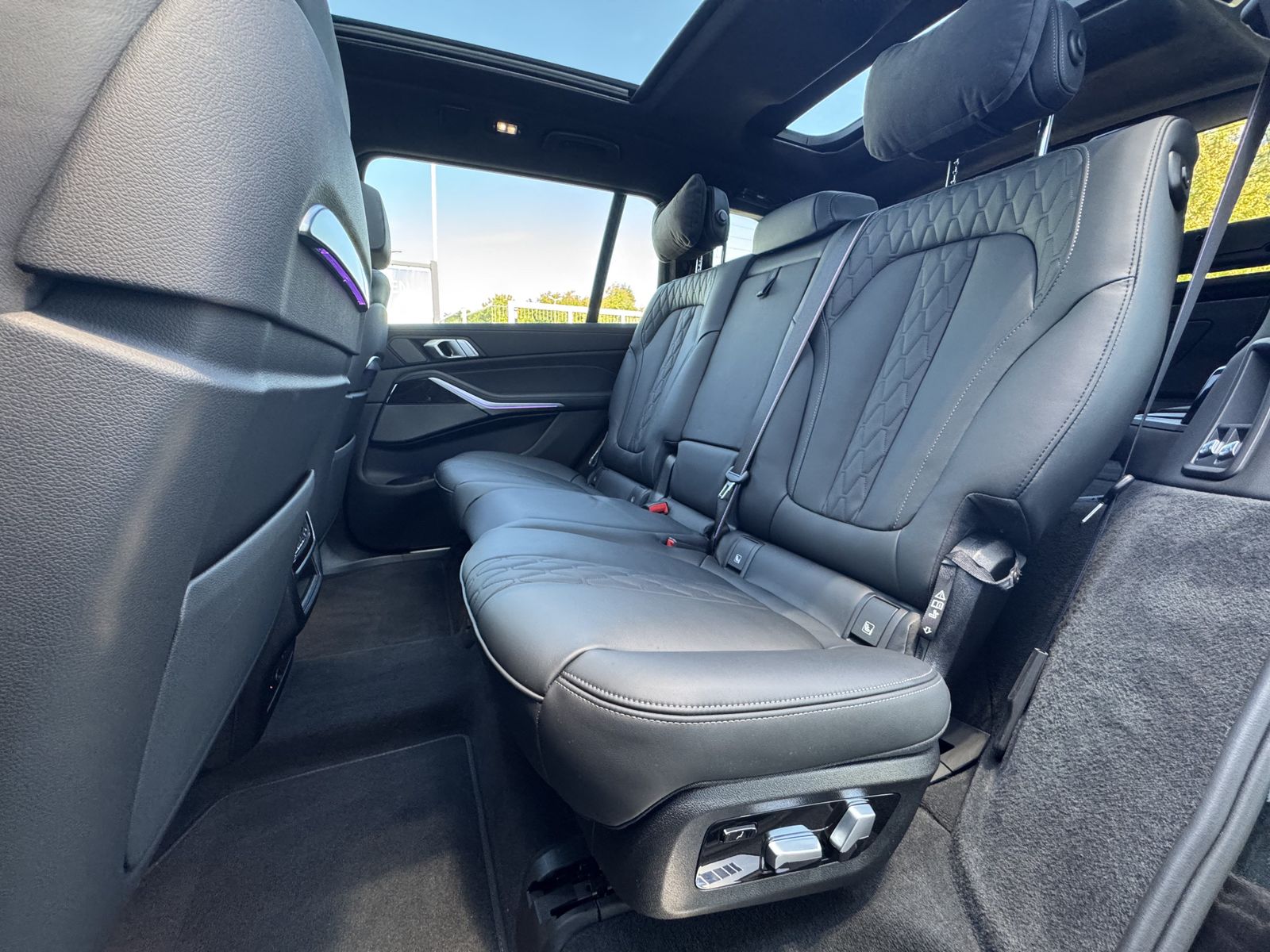 BMW X7 M60 - Bild 26