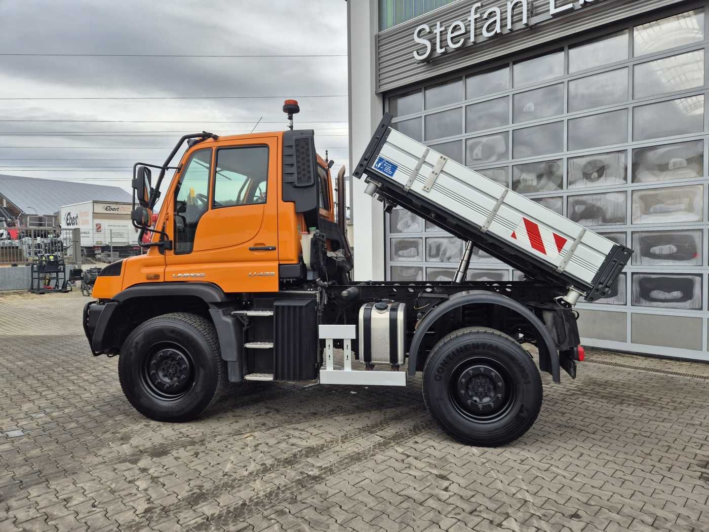 Fahrzeugabbildung Mercedes-Benz Unimog U423 4x4 Hydrostat Zapfwelle