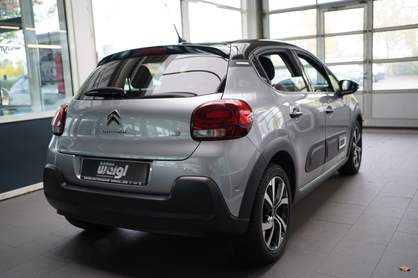 Fahrzeugabbildung Citroën C3 PureTech 110 EAT6 Shine Pack Automatik Navi