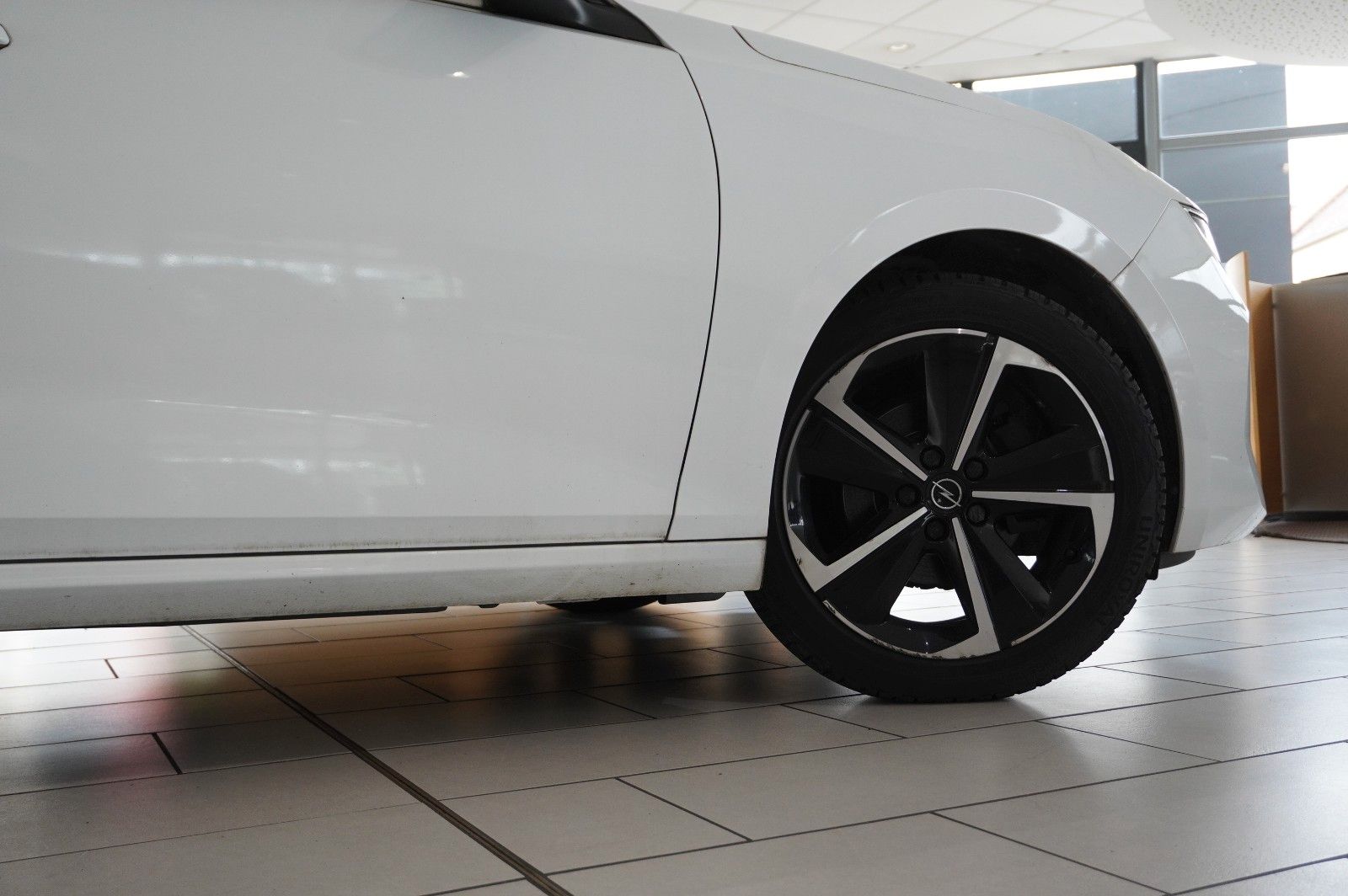 Fahrzeugabbildung Opel Astra L Lim. 1.2T ELEGANCE NAVI/LED/KAMERA/SPORT