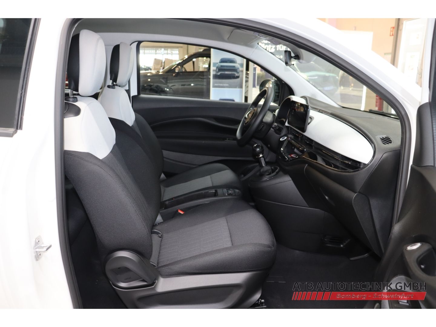 Fahrzeugabbildung Fiat 500 1.0 Hybrid Pop 65PS Apple CarPlay Klimaautom