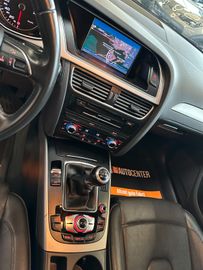 Audi A4 *3-ZONEN*MEMORY*StzHZBelftg*TEMPO*AHK*LEDER*