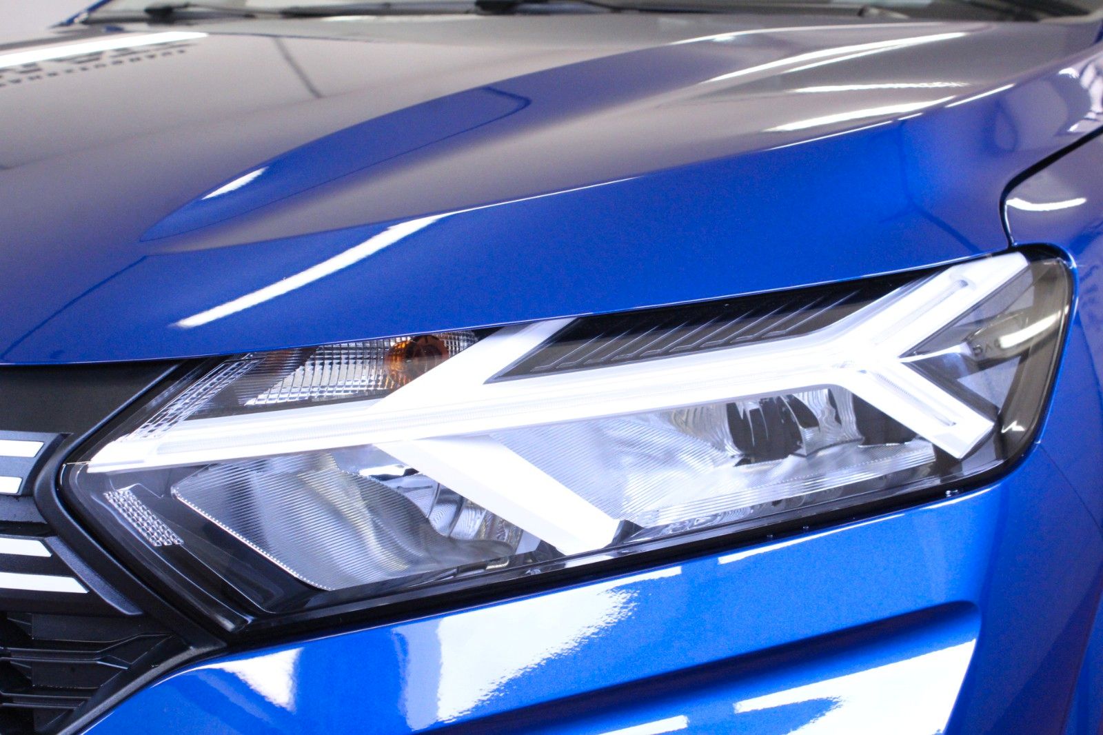 Fahrzeugabbildung Dacia Sandero TCe 90 Expression*Winterpaket*15625*