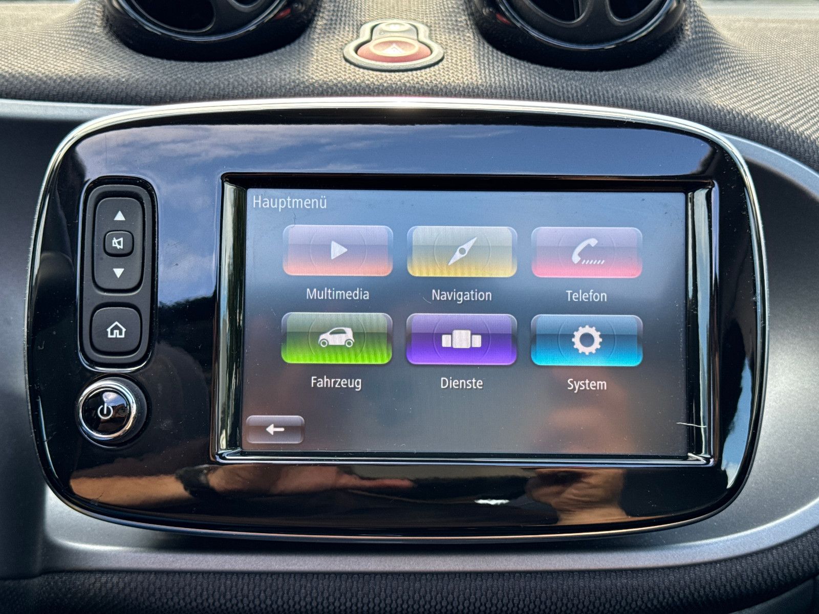 Fahrzeugabbildung Smart ForFour 66KW PRIME EXCLUSIVE PANO NAVI LED VOLL