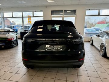Porsche Cayenne - 4
