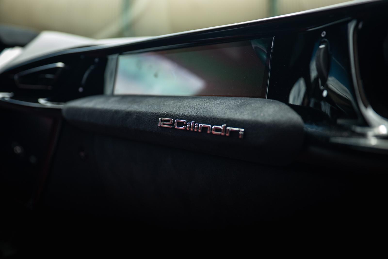 Ferrari LIFT/CARBON/RACING SEATS/ACC